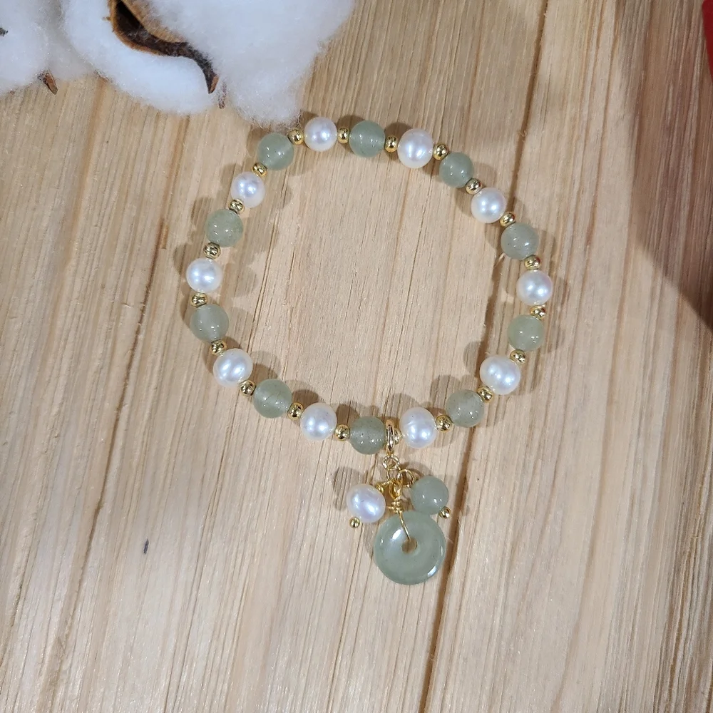 💚💚HOST PICK💚💚 STUNNING!! Jade and Freshwater Pearl Bracelet with GOLD Beadin - Picture 14 of 16